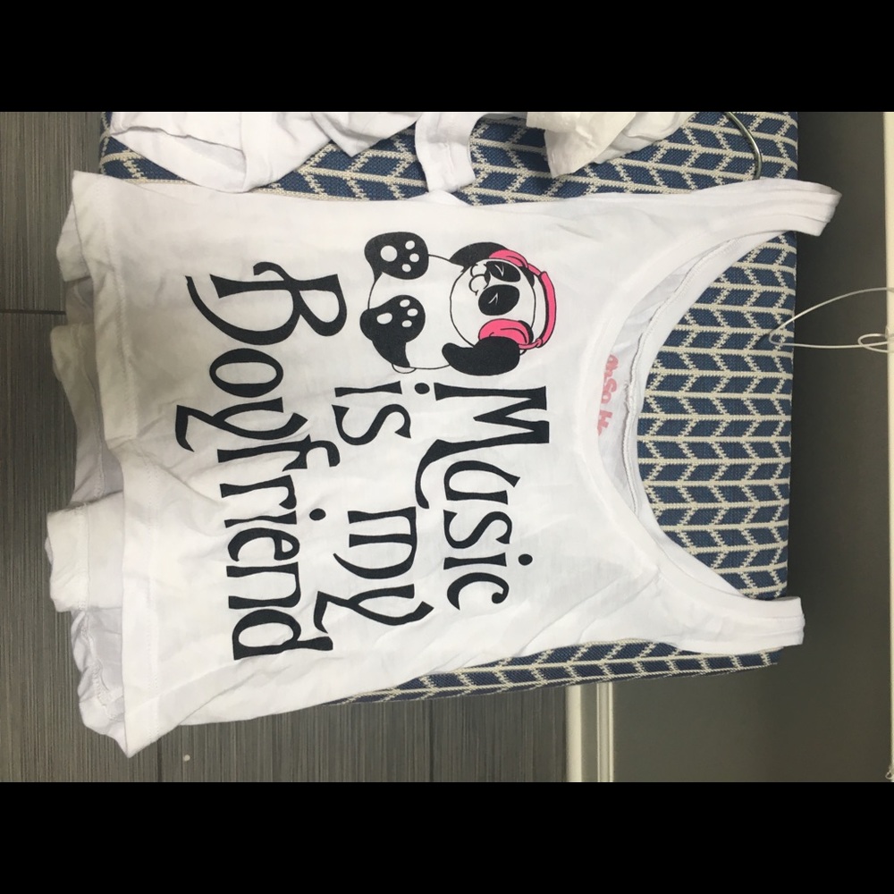 Graphic flowy tank top